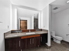 1100 S Hope Street 911, Los Angeles CA 90015