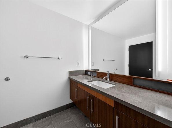 1100 S Hope Street 911, Los Angeles CA 90015