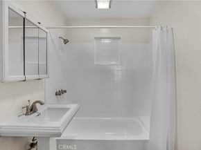 2947 West Boulevard, Los Angeles CA 90016