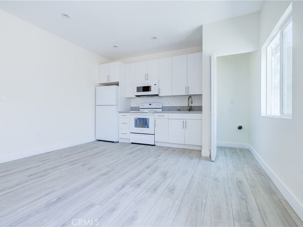 2947 West Boulevard, Los Angeles CA 90016