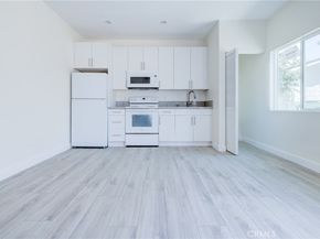 2947 West Boulevard, Los Angeles CA 90016