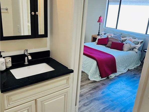 850 W 157th 6, Gardena CA 90247