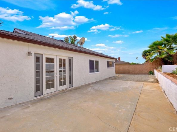 1807 E Calstock, Carson CA 90746