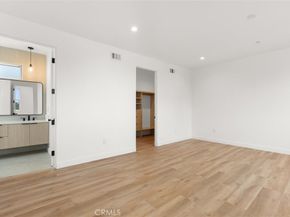 11410 W Calvert Street, North Hollywood CA 91606