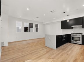 11410 W Calvert Street, North Hollywood CA 91606