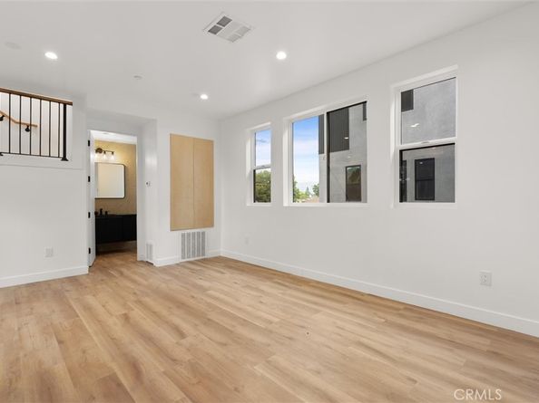 11410 W Calvert Street, North Hollywood CA 91606