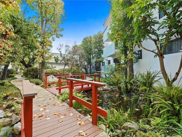 5000 S Centinela 101, Los Angeles CA 90066