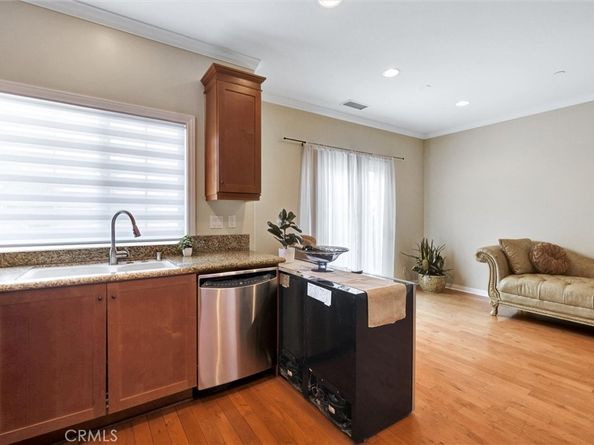 1021 Cravens 9, Torrance CA 90501