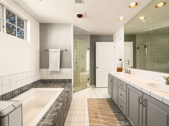 1827 Barry Avenue 2, Los Angeles CA 90025