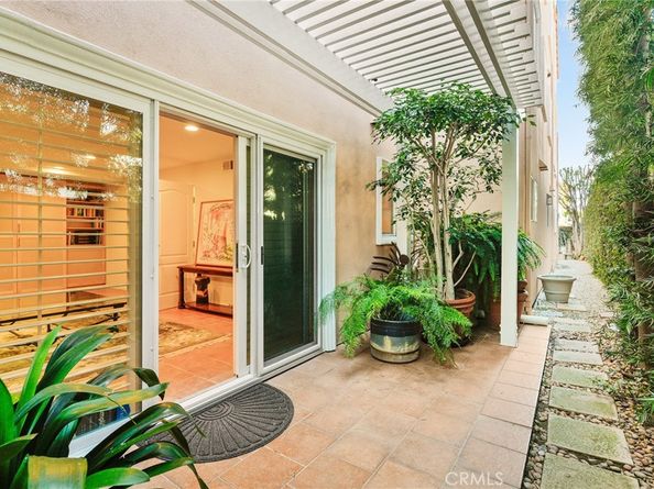 1827 Barry Avenue 2, Los Angeles CA 90025