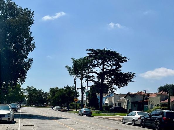 1912 W 76th Street, Los Angeles CA 90047