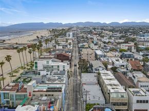 12 & 12.5 25th Place 2, Venice CA 90291