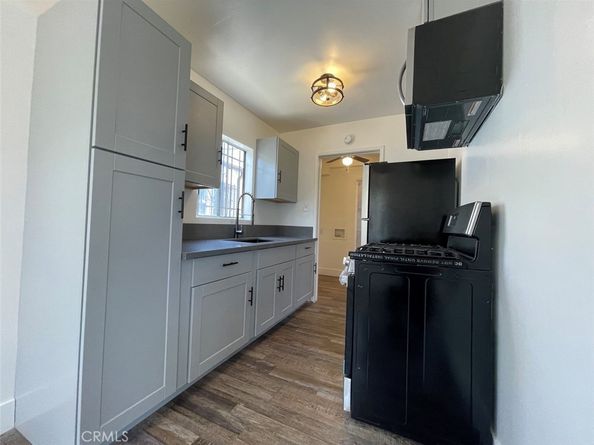 10405 S Hoover Street, Los Angeles CA 90044