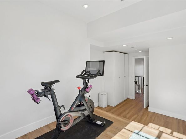 2501 N Poinsettia Avenue, Manhattan Beach CA 90266