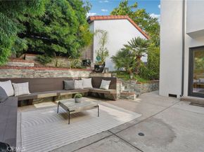 2501 N Poinsettia Avenue, Manhattan Beach CA 90266