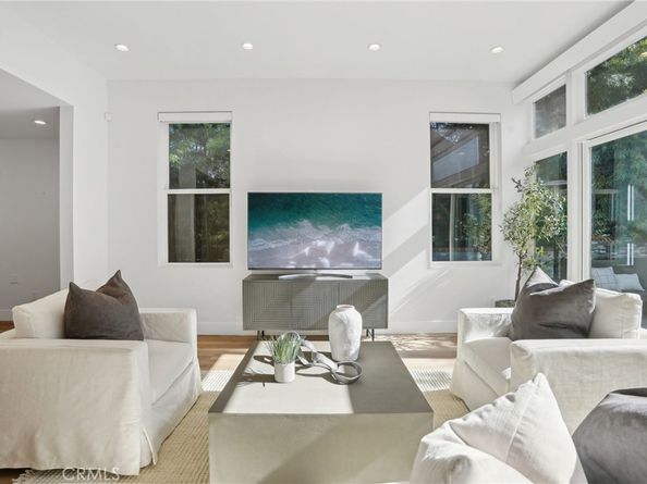 2501 N Poinsettia Avenue, Manhattan Beach CA 90266