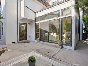 2501 N Poinsettia Avenue, Manhattan Beach CA 90266
