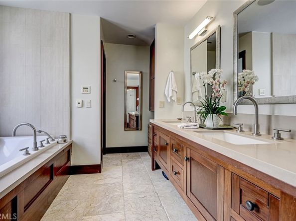 436 32nd St., Manhattan Beach CA 90266