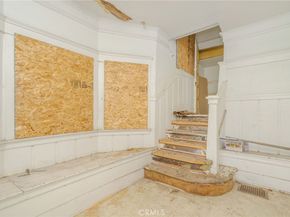 1970 S La Salle Avenue, Los Angeles CA 90018