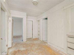 1970 S La Salle Avenue, Los Angeles CA 90018