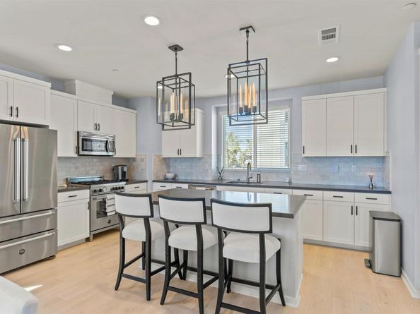 1573 Vista Del Mar Way 4, Oceanside CA 92054