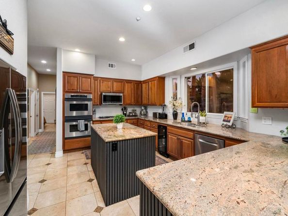 2270 Summit Drive, Escondido CA 92025