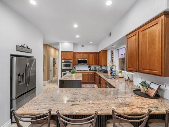 2270 Summit Drive, Escondido CA 92025