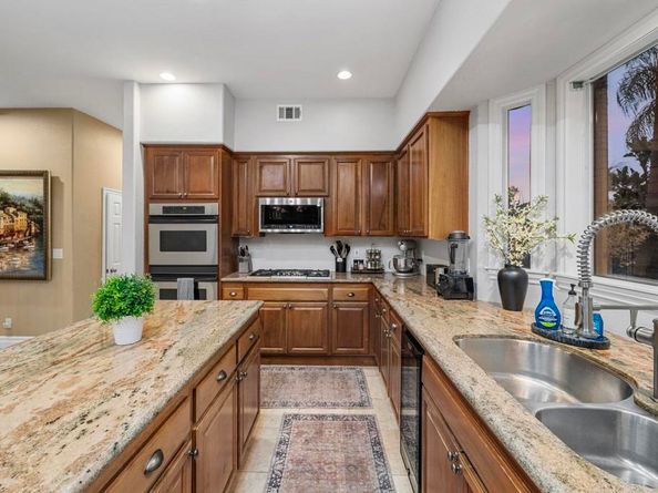 2270 Summit Drive, Escondido CA 92025