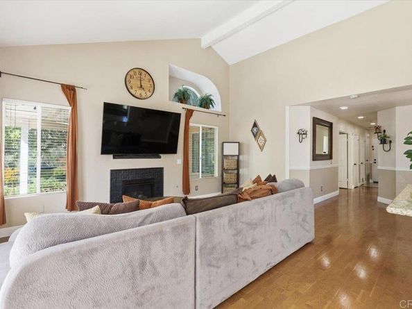 1827 Congressional, Escondido CA 92026
