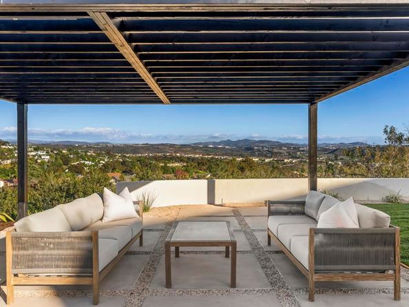 3920 Holly Brae, Carlsbad CA 92008