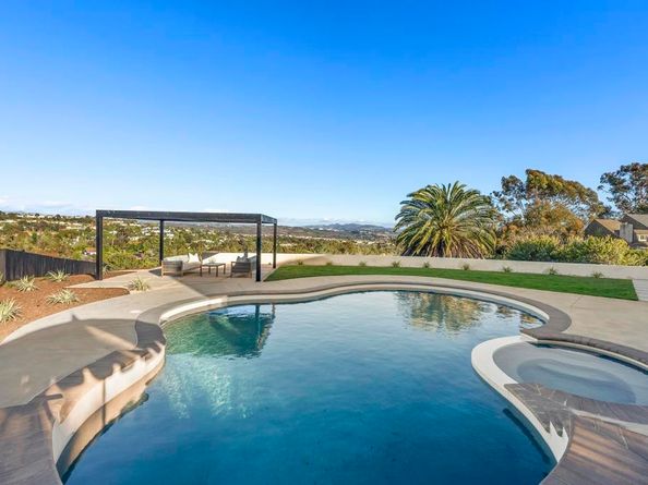 3920 Holly Brae, Carlsbad CA 92008