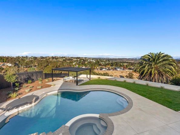 3920 Holly Brae, Carlsbad CA 92008