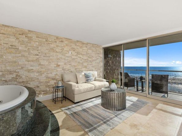 1200 Harbor N 15B, Oceanside CA 92054