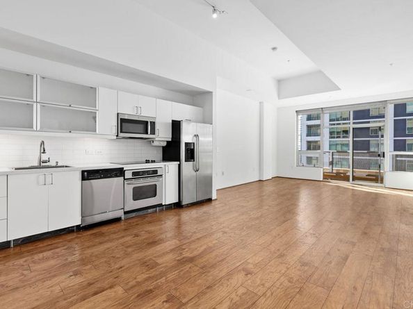 350 W Ash 905, San Diego CA 92101