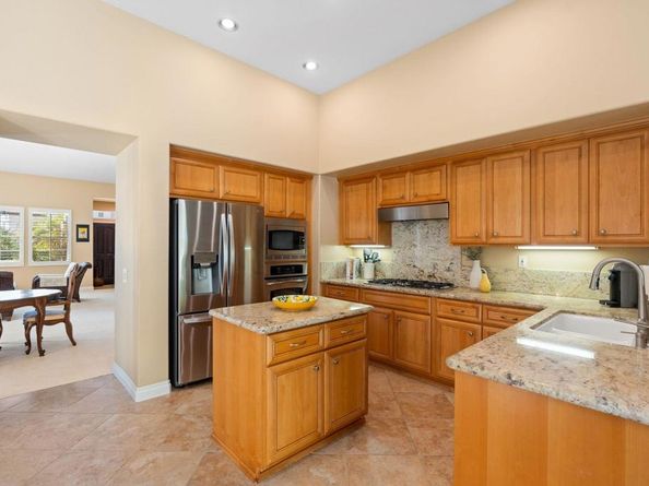 2916 Avenida Valera, Carlsbad CA 92009