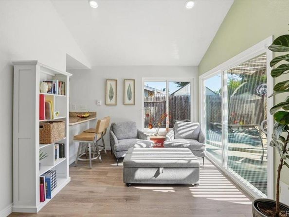 4569 Calle Del Palo, Oceanside CA 92057