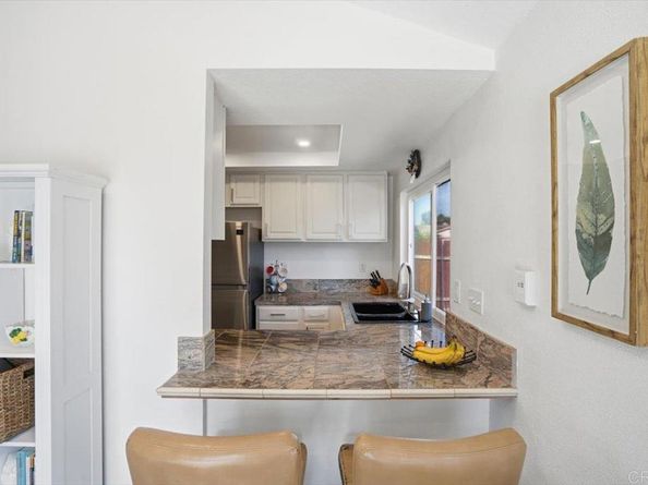 4569 Calle Del Palo, Oceanside CA 92057