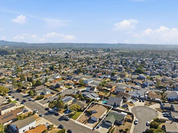 4569 Calle Del Palo, Oceanside CA 92057