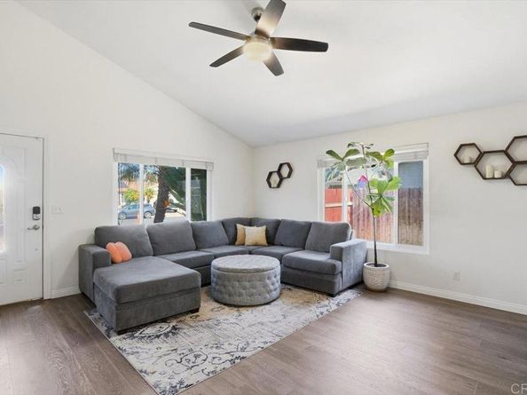 4569 Calle Del Palo, Oceanside CA 92057