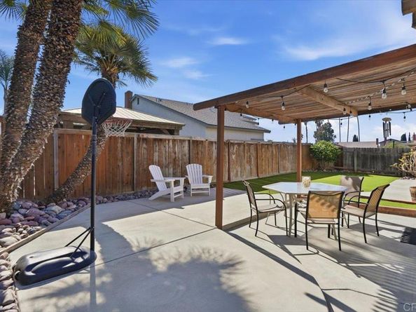 4569 Calle Del Palo, Oceanside CA 92057