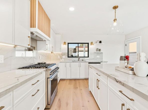 2623 Ocean Front Walk, San Diego CA 92109