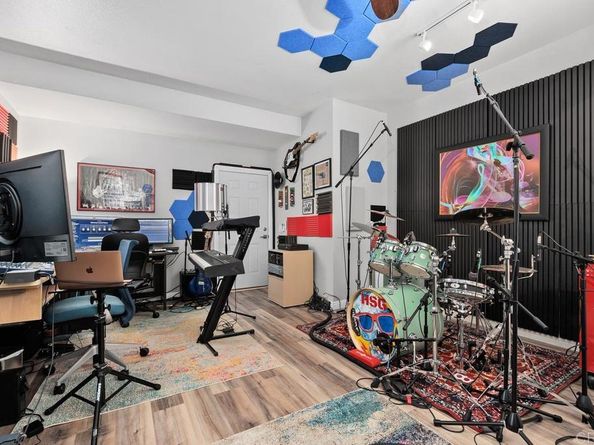 923 Citrine Way, San Diego CA 92078