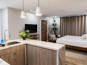 3761 Oleander Dr, San Diego CA 92106