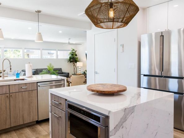 3761 Oleander Dr, San Diego CA 92106