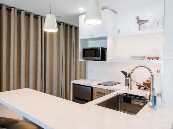 3761 Oleander Dr, San Diego CA 92106