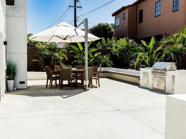 3761 Oleander Dr, San Diego CA 92106