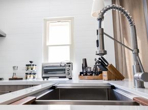 3761 Oleander Dr, San Diego CA 92106