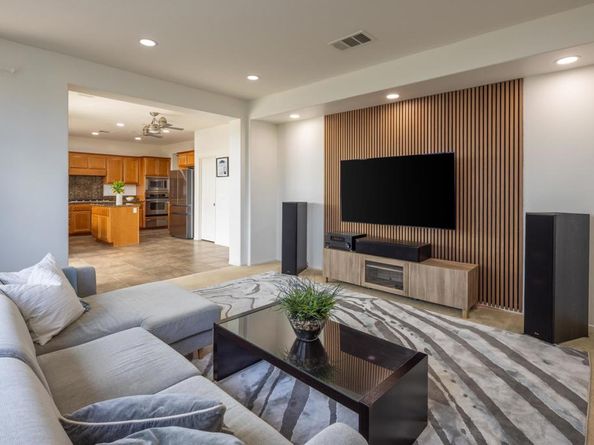 1185 Parkview Drive, Oceanside CA 92057