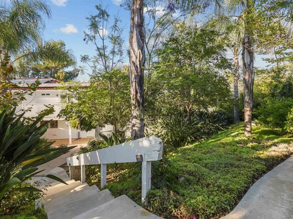 15696 Oakstand Road, Poway CA 92064