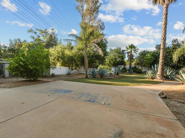 15696 Oakstand Road, Poway CA 92064